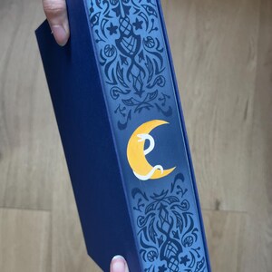 Crescent City House of Sky and Breath | Sprayed edges | Fore edge painting | Special edition book
