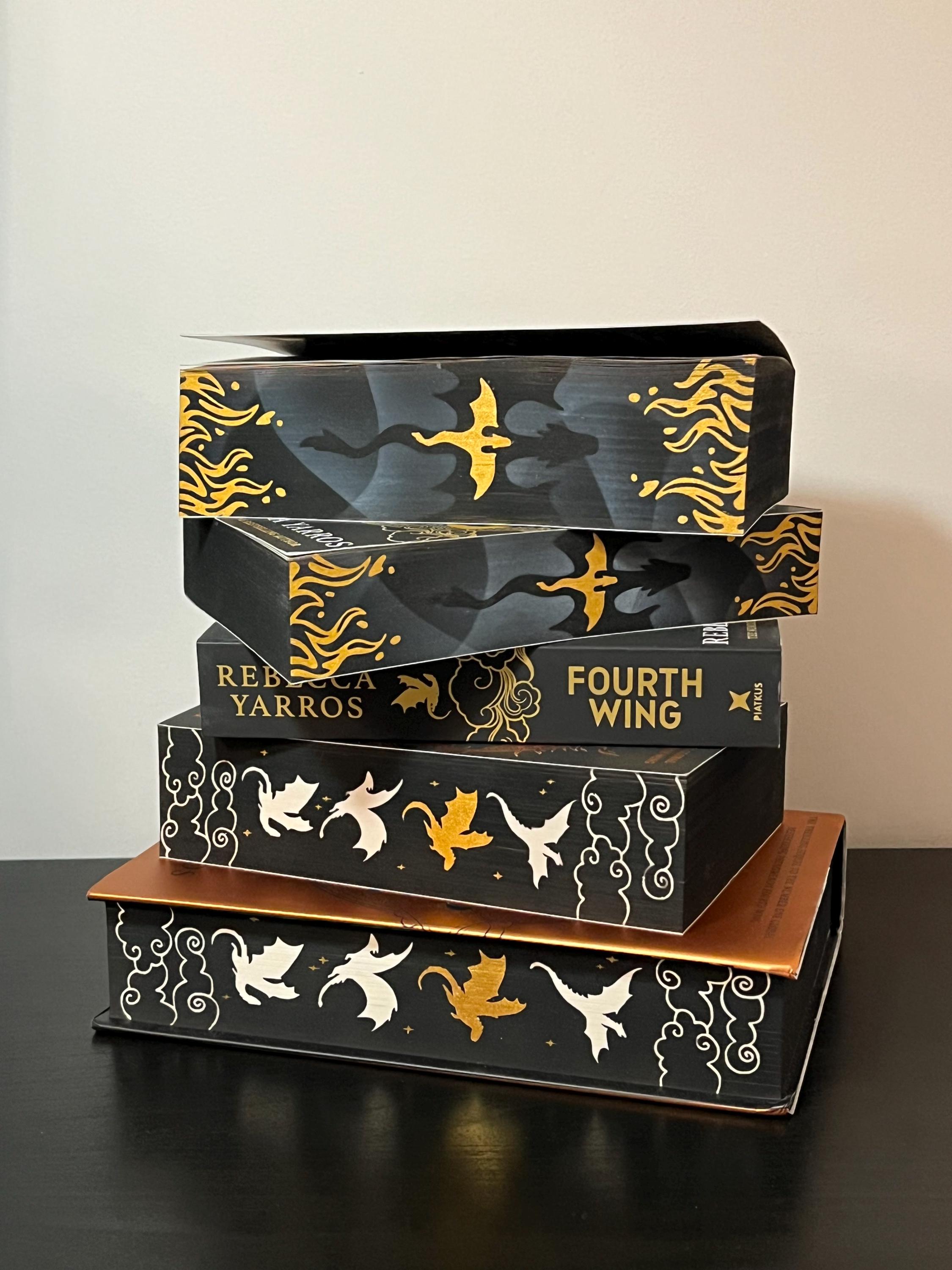 洋書 Fourth Wing / Iron Flame / Onyx Storm Fourth Wing Publisher on Onyx Storm Misprint Fears: We Took