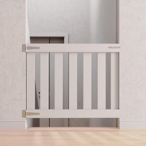 Wooden Baby Gate for Stairs – Dog & Baby Safety Gate – Adjustable Indoor Gate for Banisters and Railings Tyrgg