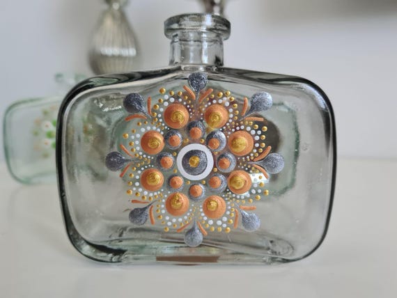 Kleine Glasflasche, verwendbar als kleine Vase, handbemaltes Mandala-Punktmuster.