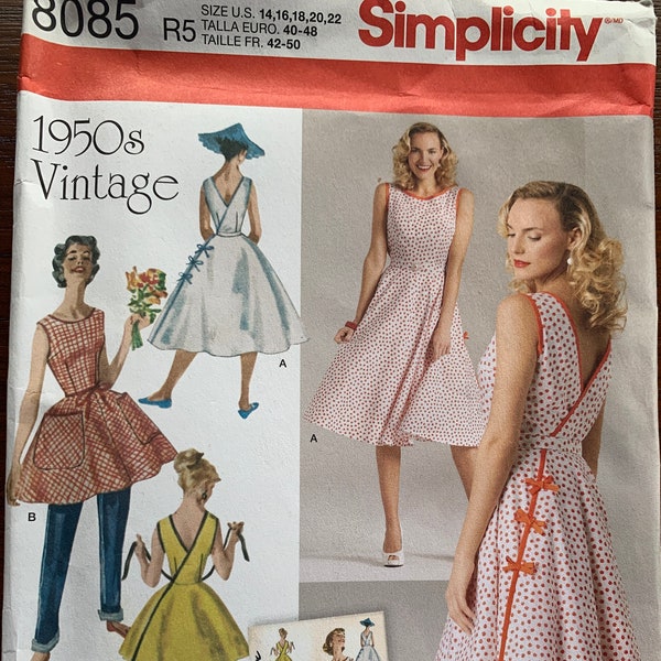 Uncut Simplicity Misses 1950s vintage apron wrap dress 8085 - Fit and Flare style - 50s period details