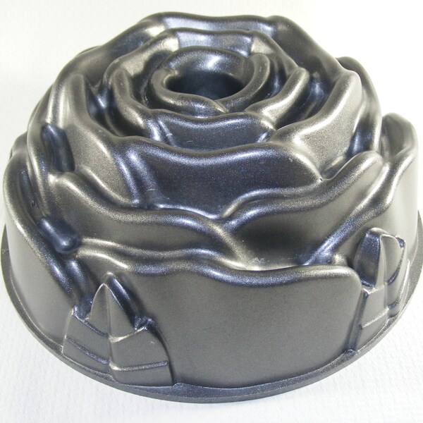Nordic Ware Rose Bundt Pan 10 Cup cake Jell-O Mold U.S.A. Aluminum Non Stick