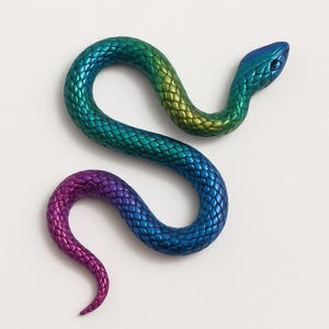Resin Snake Figurine: Chameleon Color Shifting Decor