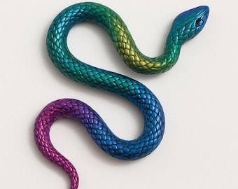 Resin Snake Figurine: Chameleon Color Shifting Decor