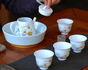 Tetera y juego Tranquil Blossom, con 4 tazas de té pequeñas