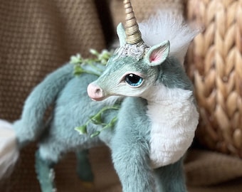 Parisian unicorn - posable art toy