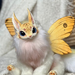 MothCat - posable art toy