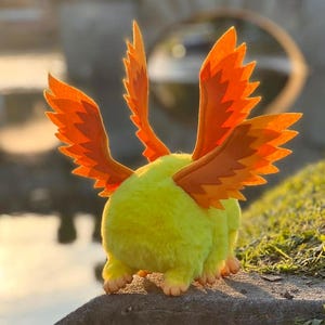 フンドゥン - 手作りのアートトイ - 神話にインスパイアされた天使のような生き物