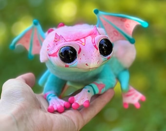 Raspberry frog - posable art toy
