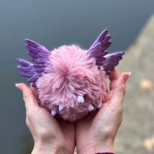 フンドゥン - 手作りのアートトイ - 神話にインスパイアされた天使のような生き物