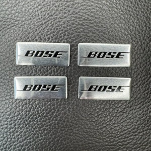 Autocollant emblème en aluminium avec inscription BOSE pour enceintes. Ensemble 4 pièces image 1