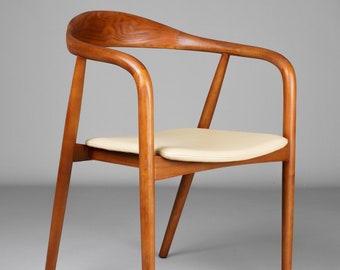 Lars Mid Century Modern Dining Chair - Crème veganistisch leer en massief hout - Accentstoel - Vintage fauteuil - NIEUW Retro handgemaakt meubilair