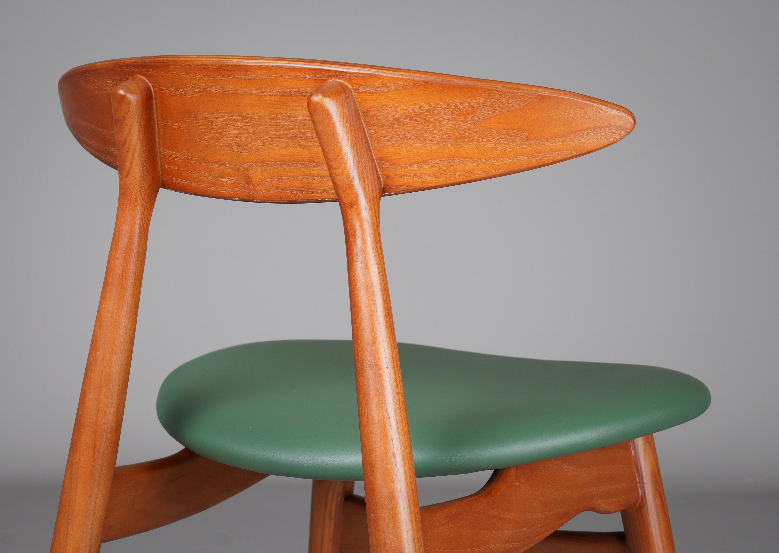 Freya Mid Century Modern Dining Chair Green Vegan Leather & Solid Wood