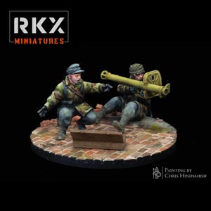 Fallschirmjager Panzerschreck Team RKX Miniatures