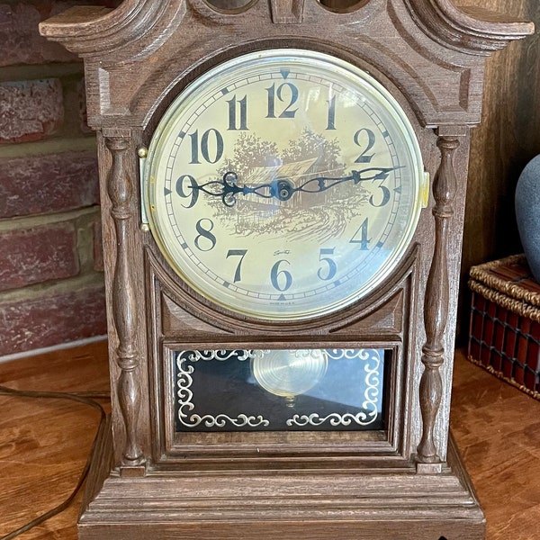 Vintage MCM Spartus Faux Wood Electric Self Starting Pendulum, antique clock, vintage clock