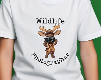 T-shirt alce fotografo bambino Wilderness Explorer T-shirt da escursionismo estivo Tween regalo di compleanno per bambini fotocamera Animal Tee Youth manica corta Tee