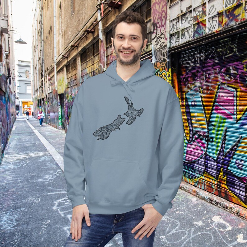 New Zealand Map Maori Tattoo Hoodie Cool Aotearoa Gift Jacket NZ Top Kiwi Birthday Pullover Unisex Midweight Softstyle Fleece Hoodie Stone Blue