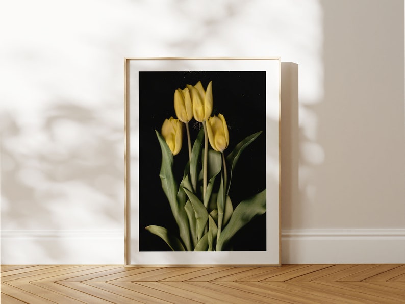 Gelbe Tulpen auf Premium-Mattpapier-Poster Hohe Detailgenauigkeit Blumenfotografie Frühling Wanddruck Blumen-Wanddekoration Bild 1