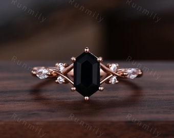 Only the woman&#39;s ring