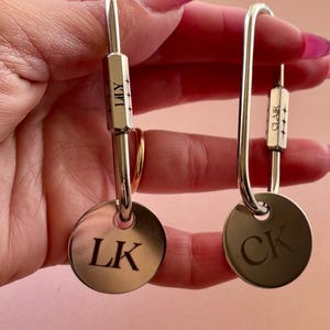 Personalized Silver Carabiner Keychain: Custom Engraved Stainless Steel Oval Key Organizer