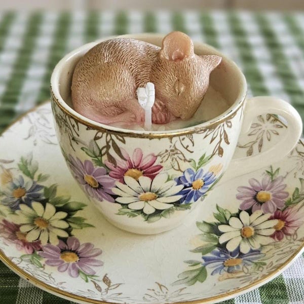 Wilfred Wax Mouse mini vintage teacup candle