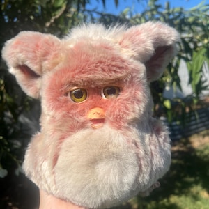 Red Velvet 2005 Emoto Furby Not Working see description