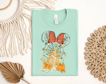 Camiseta aquarela do Castelo da Disneylândia, camiseta do Castelo da Disney para o Halloween, Halloween Fantasyland, camiseta gráfica do Castelo Assustador, camiseta de Halloween com orelhas da Minnie