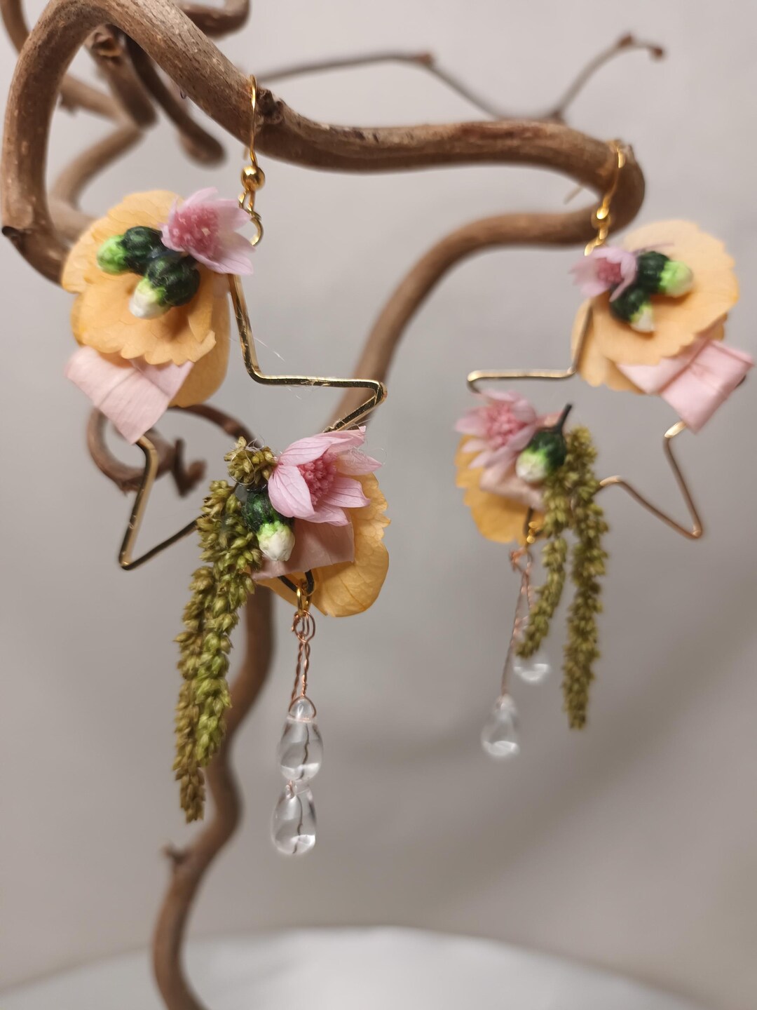 Boucles D'oreilles Percées Vintage - Perles Translucides Et Fleurs Séchées - Modèle BO4390