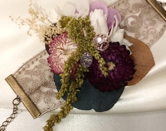 Lace ribbon bracelet; "Larme de Parme" collection, jewelry for brides or bridesmaids, made from dried and stabilized flowers.