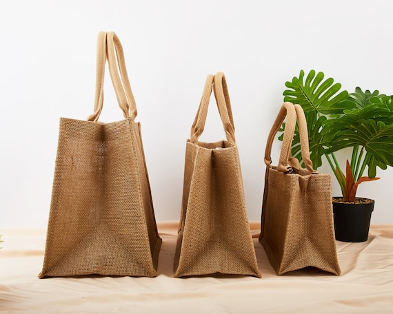Bridesmaid Tote Bags, Personalized Birth Flower Burlap Totes, Bridesmaid Proposal Bags, Tote Bag with Name, Bridesmaid Totes, Gift for Her
