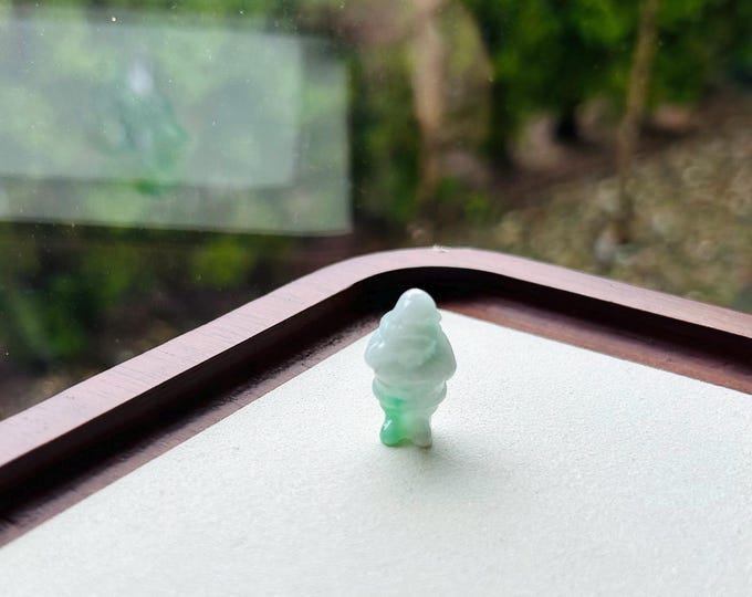 Jadeite Jade Ornament Authentic Burmese Untreated Type A Icy Green Jadeite Santa Small Table Display Hand-carved Santa Jade Christmas Gift