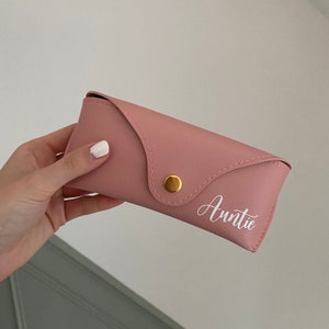 Gepersonaliseerde knop kunstleer brillenkoker zonnebril reiscadeau cadeau voor hem tante opa vader verjaardagscadeau compacte bril