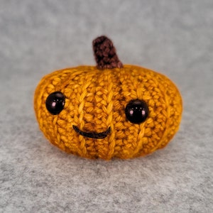 Mini Yellow-Orange Happy Pumpkin Decoration, Halloween Pumpkin Decor, Hand-Crocheted Wool Pumpkin, Autumn and Fall Pumpkin Decor