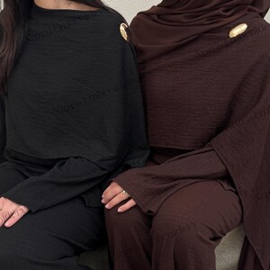 Trendy Two-Piece Long-Sleeve Top and Pants Co-ord Set with Gold Pin Detail image 9