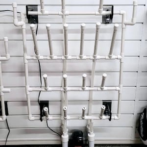 Plany budowy suszarki do sprzętu hokejowego DIY: Pobierz instrukcje krok po kroku, aby zbudować własną kompaktową i niedrogą suszarkę do wszelkiego sprzętu hokejowego