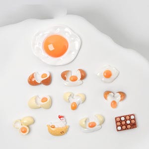 Niedliche Spiegelei Huhn Lebensmittel Spielzeug Schuhanhänger Croc Pins Schuhzubehör Hochwertige Individuelle personalisierte Sammlerstück Handfertigkeit