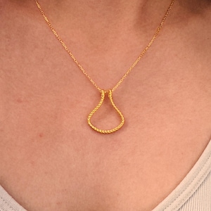 Horseshoe Ring Holder Necklace Dainty Ring Keeper Pendant Engagement Ring Holder Mommy Ring Holder Gift for Her Surgeon Ring Saver Necklace