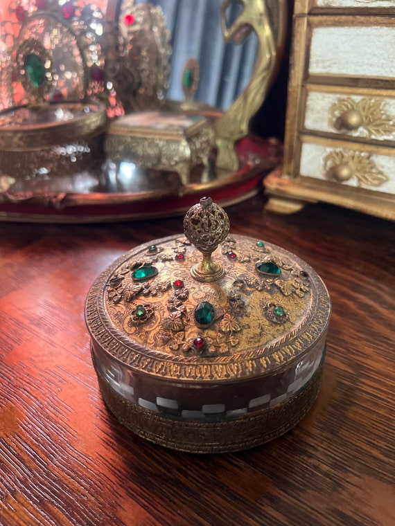 Vintage art deco powder vanity jar 1920s.