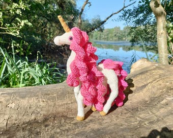 Unieke Super Gedetailleerde Eenhoorn Knuffel – Wit met Roze Manen en Gouden Hoorn – Handgemaakt en Zacht – Perfect Kinder- en Cadeauknuffel