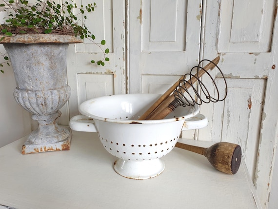 Alter Durchschlag, antikes Sieb, Küchensieb, Nudelsieb, Emaille, Emaillesieb, Landhaus Küche, vintage, brocante Deko, Shabby