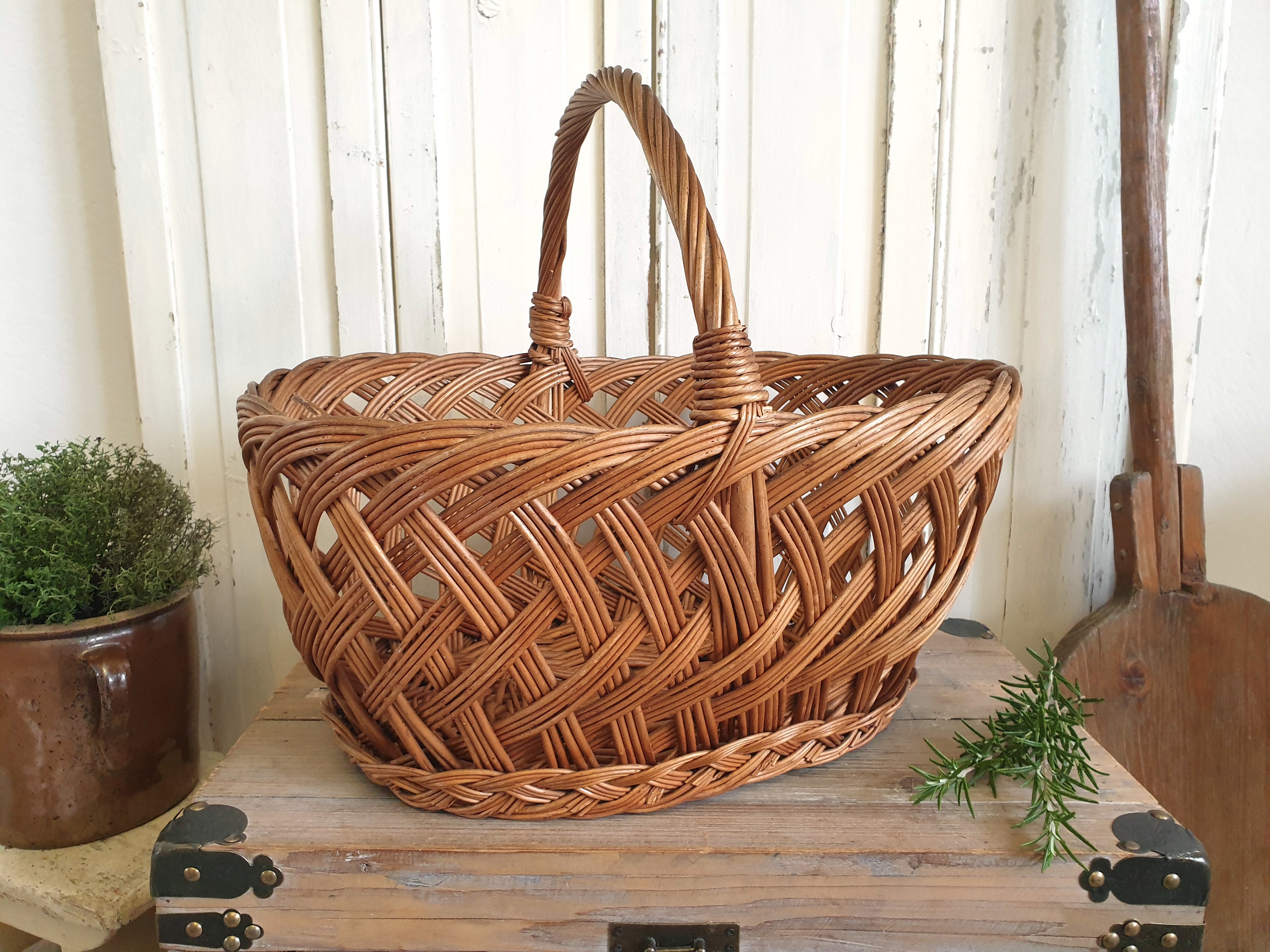 Vintage Woven Willow Farmers Basket - Ca 1940's Vintage Woven Willow Farmers Basket - Ca 1940's