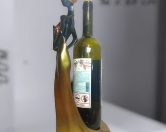 Escultura decorativa de poliéster con soporte para vino de mujer en forma de abanico