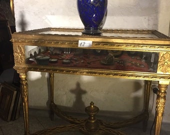 12: Tavolo bacheca in oro Italiano / Italian gold display table