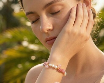 Handmade Bracelet: Freshwater Pearls, Pink Stones & Gold-Plated Elements | sl14