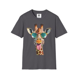 Unisex Softstyle T-Shirt mit Giraffen-Print Bild 7