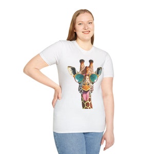 Giraffe Print Unisex Softstyle T-Shirt zdjęcie 4