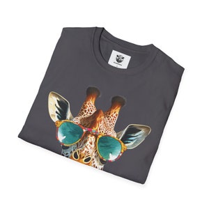 Unisex Softstyle T-Shirt mit Giraffen-Print Bild 9