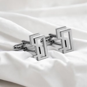 Individuelle dünne Initialen-Manschettenknöpfe personalisierte Geschenke für Trauzeugen zur Hochzeit und zum Vatertag Accessoires zum Valentinstag und zur Hochzeit des Bräutigams Bild 5