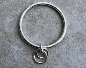 Intertwined ring bangle - Charm bangle - 10 micron silver plated