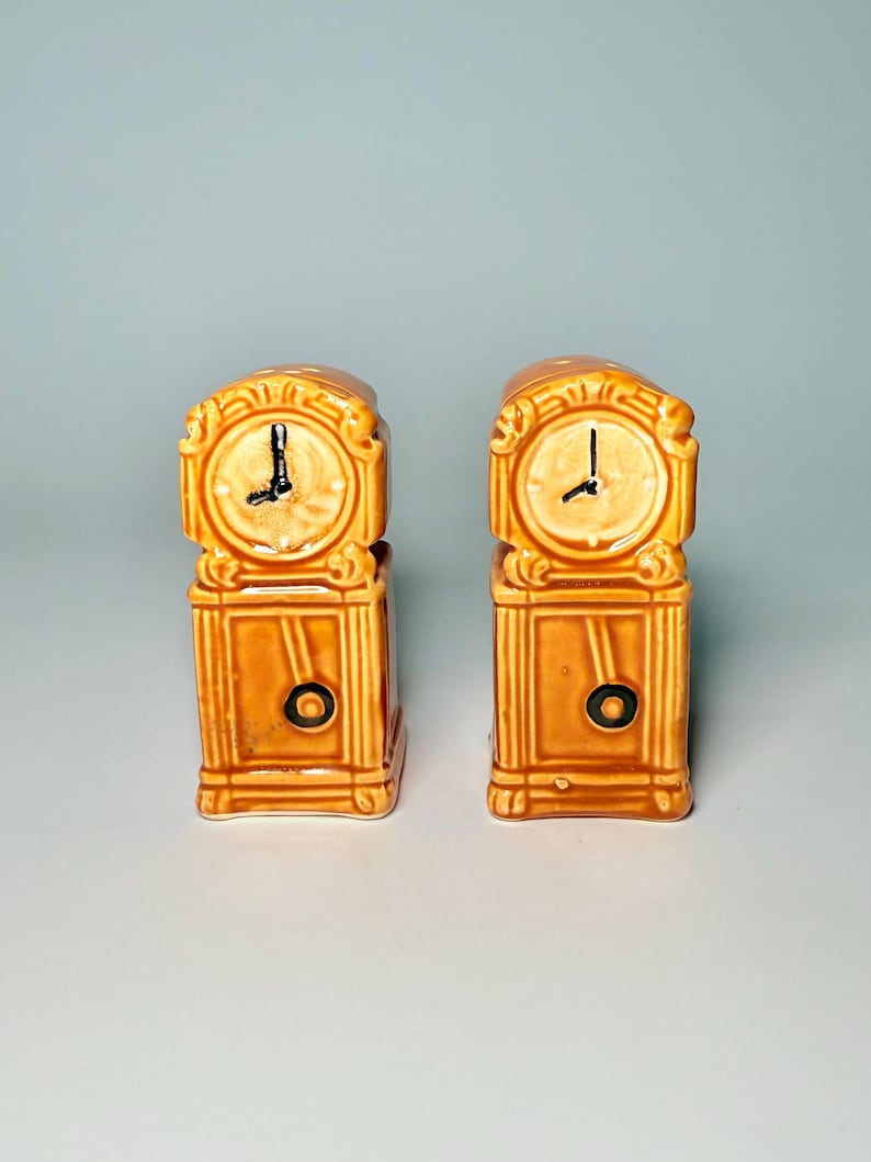 Salt Clock Vintage Grandfather Clock Salt and Pepper Shaker Set- Made in Japan ...
